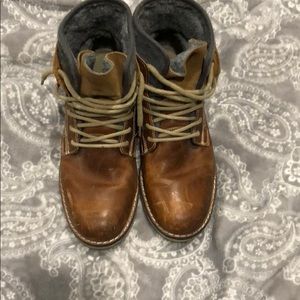 ALDO CUFFED BOOT. Size 9 1/2